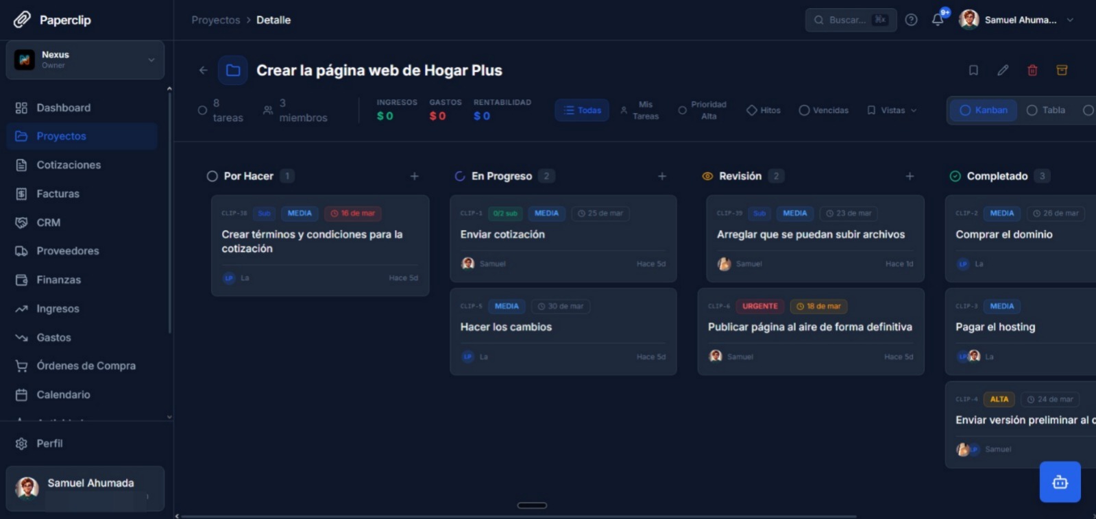 Vista Kanban de un proyecto con columnas de estado y tareas con badges de prioridad